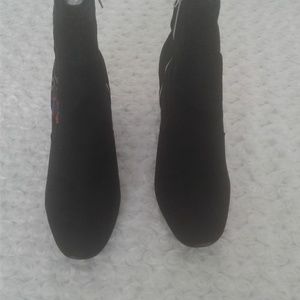 Women's faux suede boots